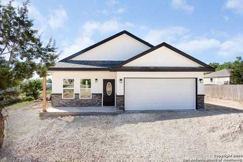 716 Golf Course Dr E, Spring Branch, TX 78070