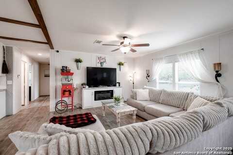 753 Pr Riley Ln, Charlotte, TX 78011