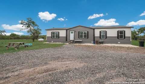753 Pr Riley Ln, Charlotte, TX 78011