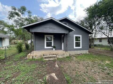 715 Mitchell, Seguin, TX 78155