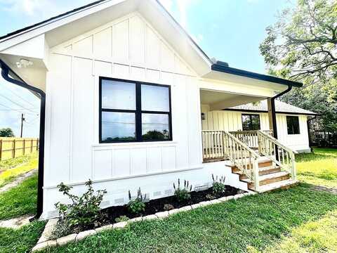1607 Kessler Avenue, Schulenburg, TX 78956