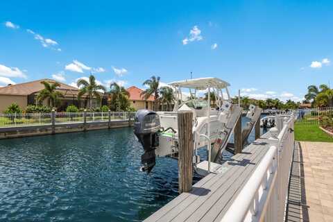 569 MAST DRIVE, BRADENTON, FL 34208