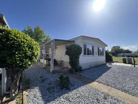 2093 Victor Ave, Redding, CA 96002