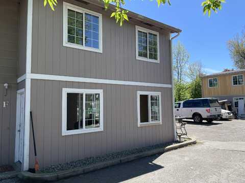 1215 W MAIN Street, Medford, OR 97501