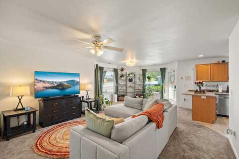 3015 Merriman Road, Medford, OR 97501