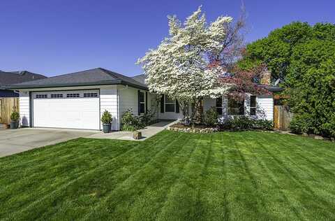 1855 Willow Glen Way, Medford, OR 97504