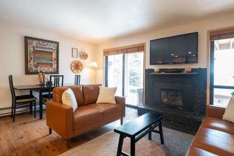 2248/2249 Bonne Vie Condo Dr, Sun Valley, ID 83353
