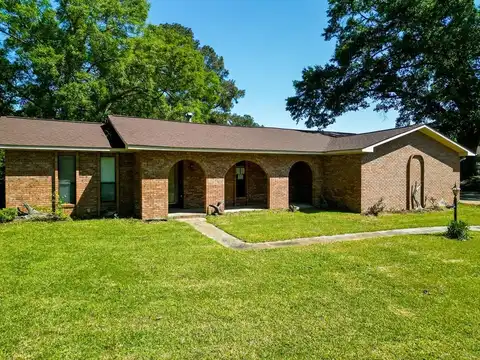 1612 pope circle, Mccomb, MS 39648