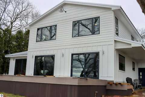 745 S Crescent Avenue, Au Gres, MI 48703