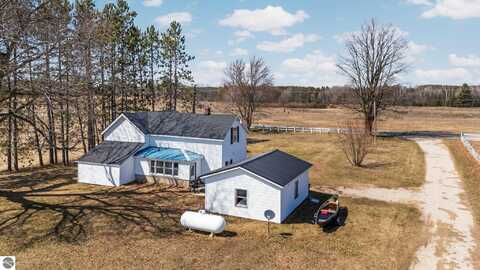 6129 Woodman Road, South Boardman, MI 49680