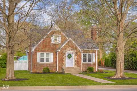 3221 Washington Street, Columbus, IN 47203