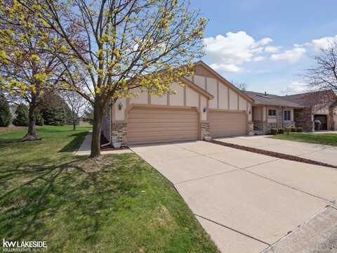 42386 Willow Tree E., Clinton Township, MI 48038