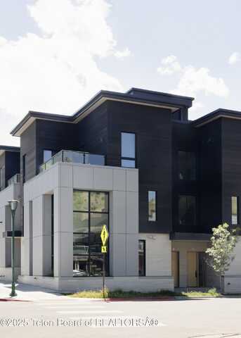 185 N GLENWOOD Street, Jackson, WY 83001