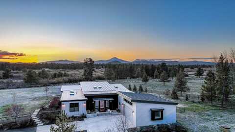 55543 Huntington Road, Bend, OR 97707