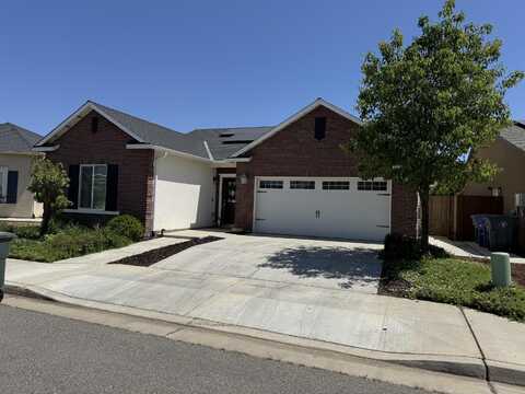 2125 Las Rosas Avenue, Clovis, CA 93619