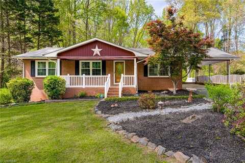 2305 Amelia Road, Pfafftown, NC 27040