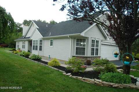 29 Strawberry Lane, Lakewood, NJ 08701