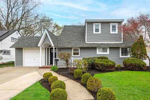 9 Tiptop Lane, Hicksville, NY 11801