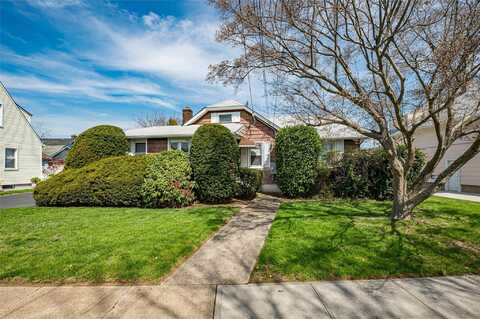 158 1st Street, Hicksville, NY 11801