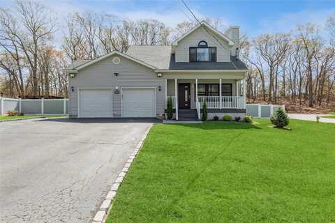 12 Midvale Avenue, Port Jefferson, NY 11777