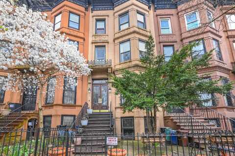 230 ST JOHNS PLC, Brooklyn, NY 11217