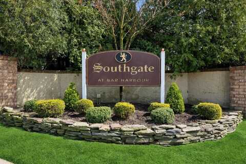60 Southgate Circle, Massapequa Park, NY 11762