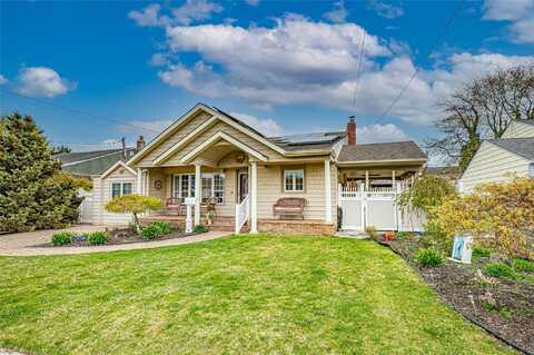 225 Philadelphia Avenue, Massapequa Park, NY 11762