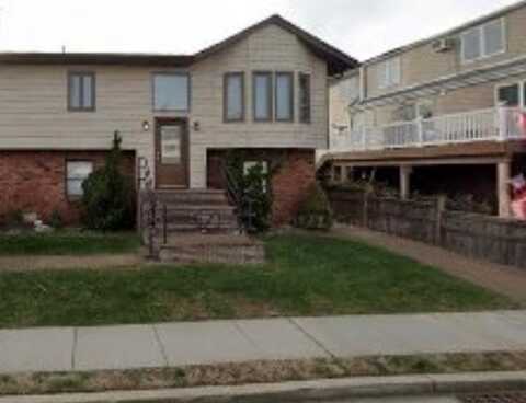 745 S 9th Street, Lindenhurst, NY 11757