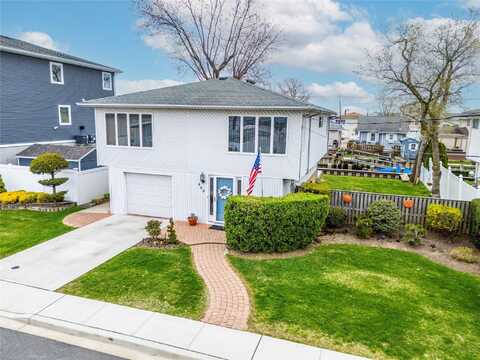 465 Nassau Avenue, Freeport, NY 11520