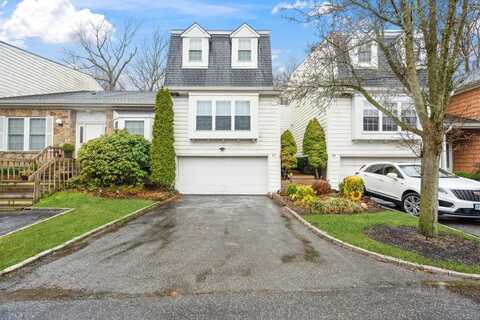 27 The Mews, Syosset, NY 11791