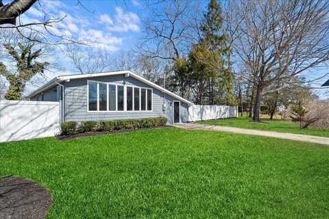 1 Cougar Court, Holtsville, NY 11742