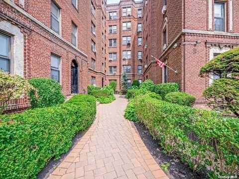115-25 84 Avenue, Kew Gardens, NY 11418