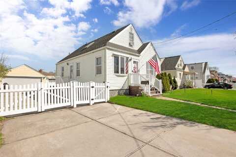 35 Franklin Street, Elmont, NY 11003