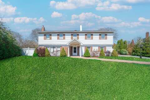 9 Michael Court, Centereach, NY 11720