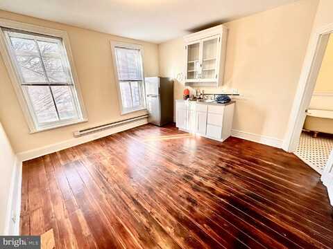 30 W PENN STREET, PHILADELPHIA, PA 19144