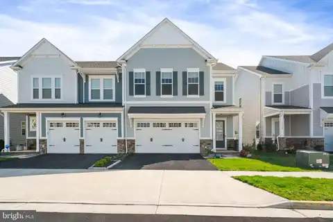 18220 MOSS GARDEN ROAD, DUMFRIES, VA 22026