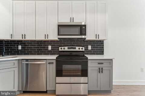 1028 W DAUPHIN STREET, PHILADELPHIA, PA 19133