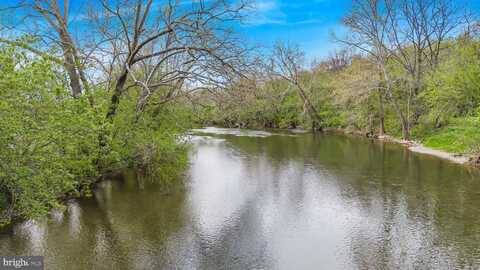 628 BLACK BEAR ROAD, MAURERTOWN, VA 22644
