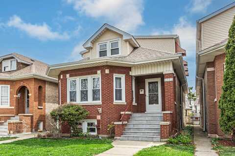 5527 W Cornelia Avenue, Chicago, IL 60641