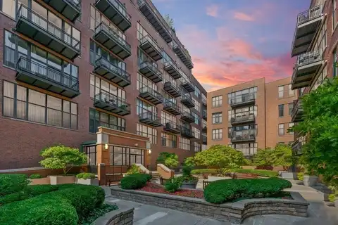 333 W HUBBARD Street, Chicago, IL 60654