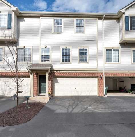 125 Monarch Drive, Streamwood, IL 60107