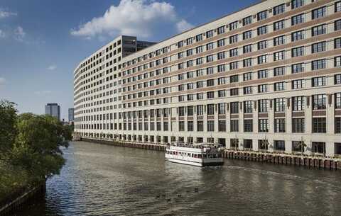 900 N KINGSBURY Street, Chicago, IL 60610