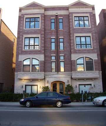 2846 N Halsted Street, Chicago, IL 60657