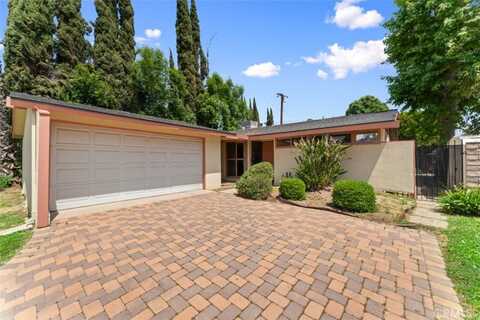 8212 Chimineas Avenue, Reseda, CA 91335