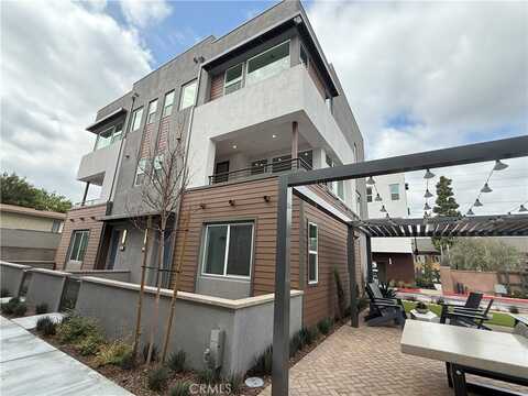 693 S Lyon Street, Santa Ana, CA 92705