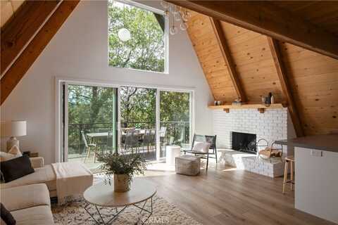 1340 Yosemite Drive, Lake Arrowhead, CA 92352