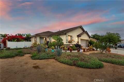 274 Holiday Lane, Perris, CA 92571
