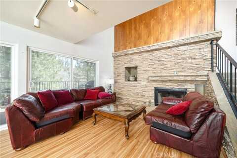 966 Willow Creek Road, Lake Arrowhead, CA 92352