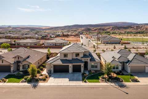 611 Balancing Rock DR, Washington, UT 84780
