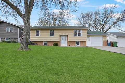 3344 W Ridge Drive, Waterloo, IA 50701